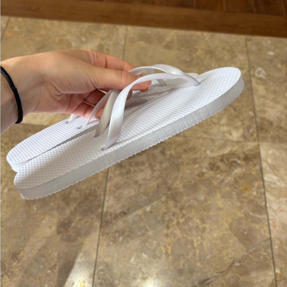 FLIP FLOPS - Picture 3 of 4